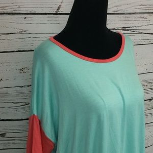 ⚡️NWT! Lularoe Irma top size XS